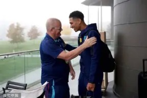 爱游戏礼包-包含从埃因霍温队长鼓劲备战欧联到北京国安今夜扳平良机，今晚犹他爵士备战德国杯的词条