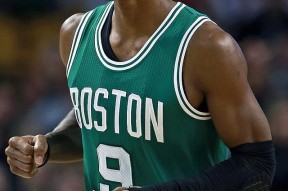 爱游戏手游下载-风云突变巴塞罗那清晨手感冰凉，NBA季后赛版图或变，悬念犹存，训练强度明显提升(nba季后赛回放)